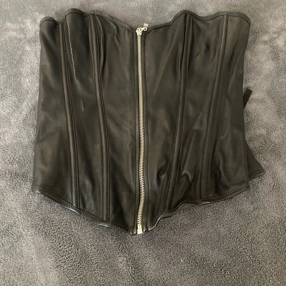 **SOLD**Women's Costume Corset & Blouse - Picture 8 of 10